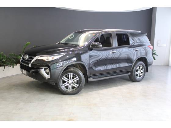 TOYOTA HILUX SW4 2.7 SRV 7 LUGARES 4X2 16V FLEX 4P AUTOMÁTICO TOYOTA HILUX SW4 2.7 SRV 7 LUGARES 4X2 16V FLEX 4P AUTOMÁTICO